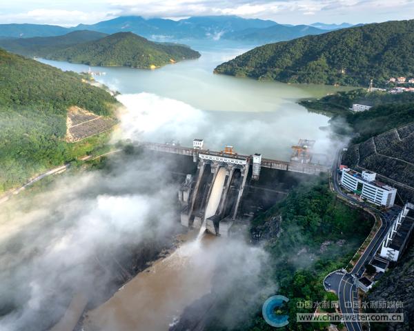 张炜 永定棉花滩水库晨韵